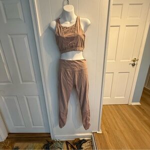 Varley nude two piece workout set M